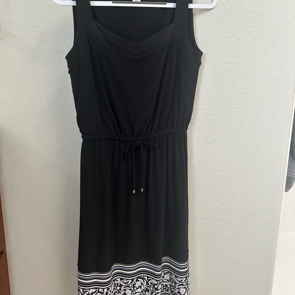 White House Black Market Dresses & Skirts - WHBM sleeveless black dress with border. Size Small